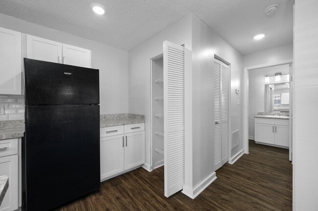 Photo - 7110 Tudor Ln Unit 7161 Tudor Lane