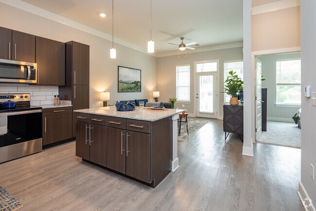 1BR, 1BA - Ford - 734SF - Kitchen - The Edison at Riverwood