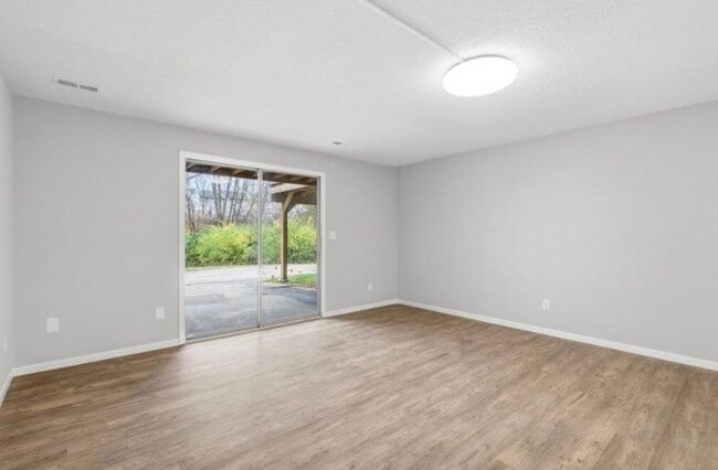 Photo - 315 Foxfire Dr