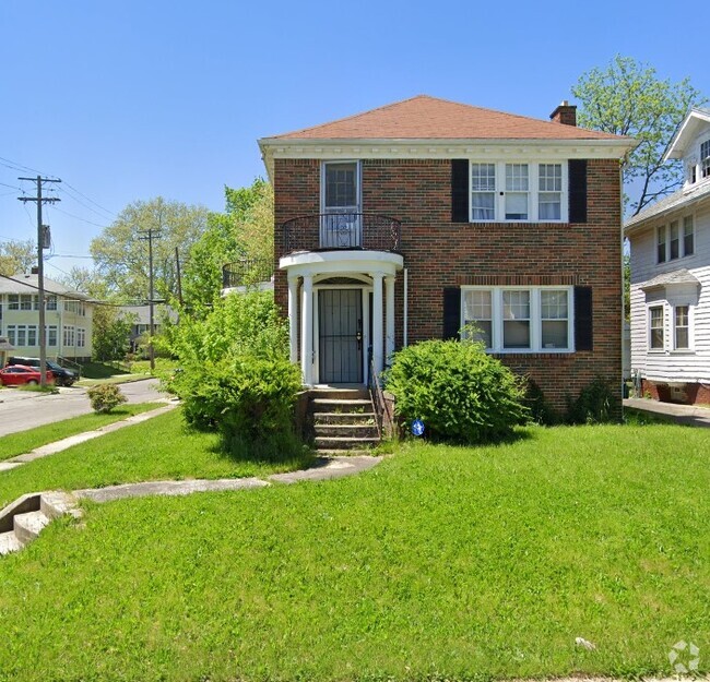 Building Photo - 2101 Calumet Ave Rental