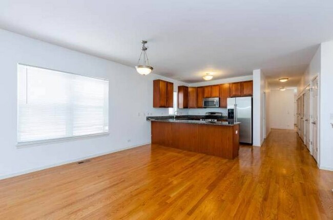 5343 W Galewood Ave Unit 2