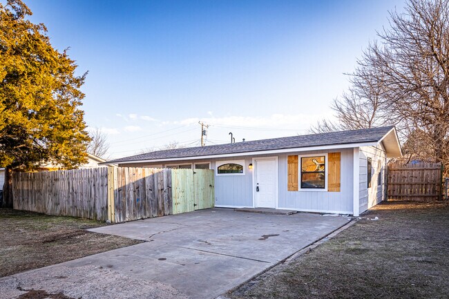 Photo - 2612 NW Pollard Ave