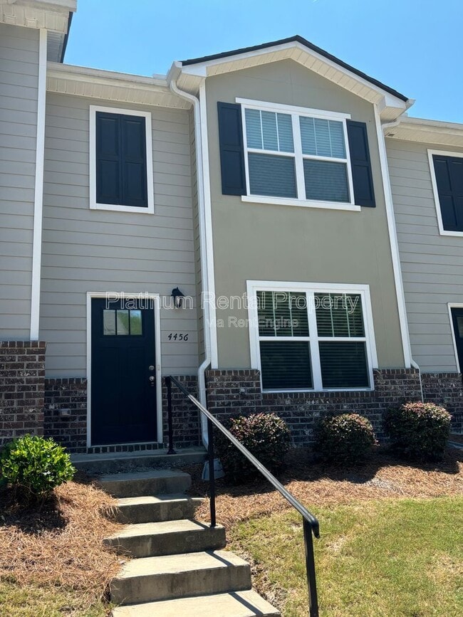 Building Photo - 4456 Pinscher St