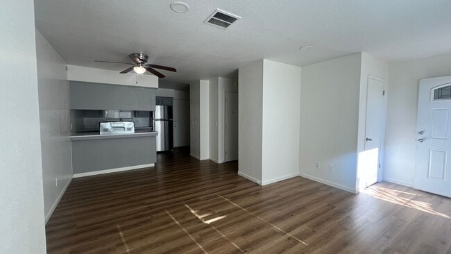 Photo - 3315-3319 S Woodland St Unit 3319