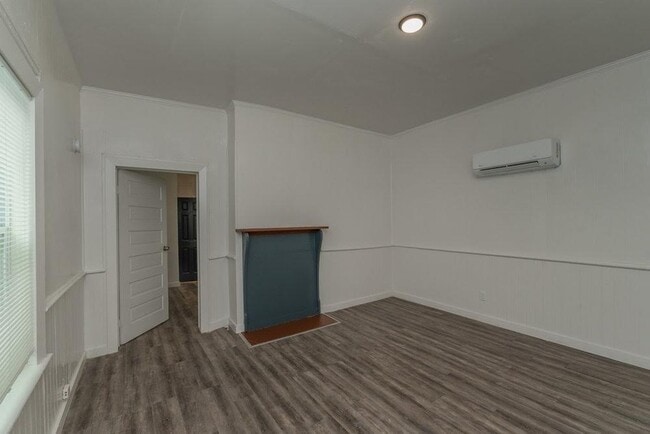 Photo - 1412 Maple St