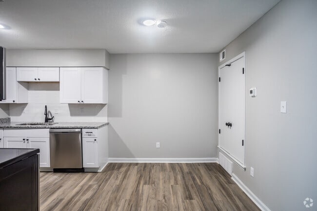 1BR, 1BA - 550SF - Dining Area