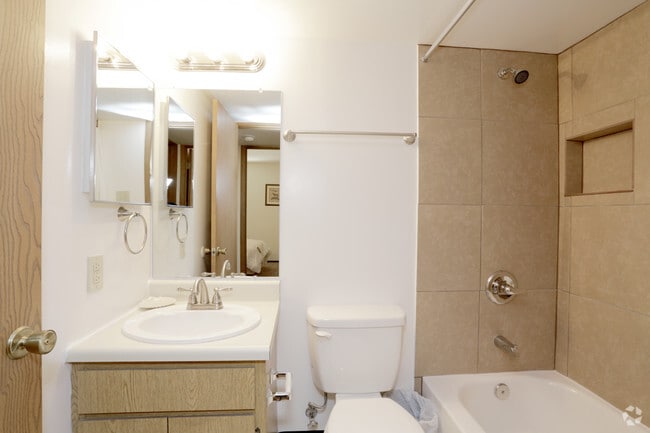 2 Bedroom, 1 Bath - Bathroom