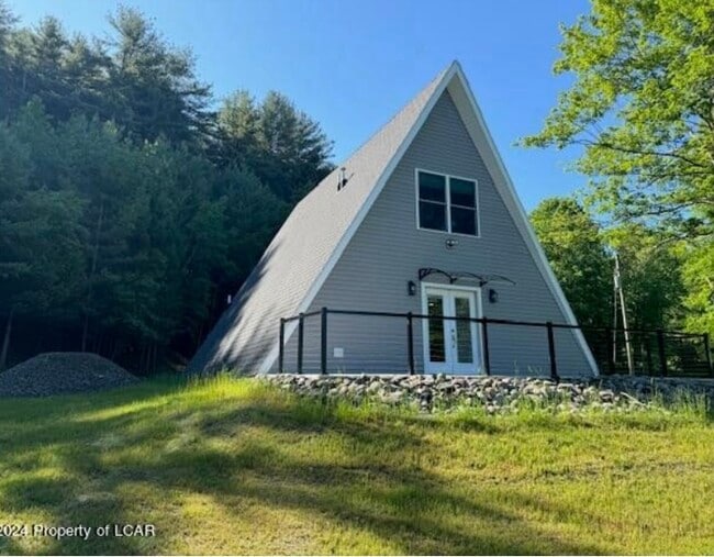 Building Photo - 452 Lake Catalpa Rd