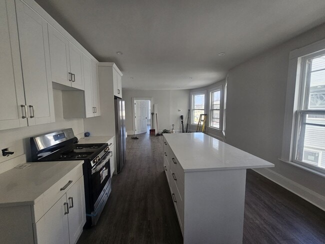 Photo - Fairfield Ave Unit 2nd Left