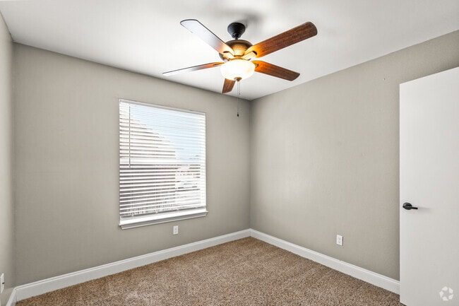 3BR, 2BA - 1049SF - Bedroom