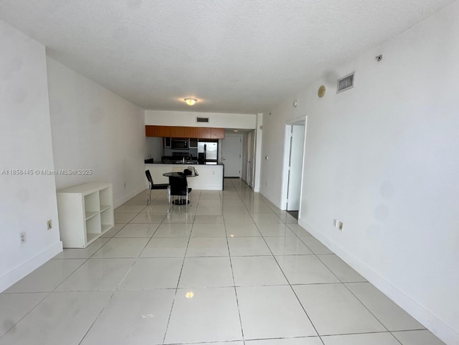 Photo - 1750 N Bayshore Dr Unidad 2906