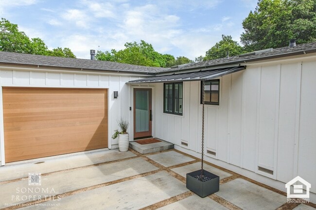 Photo - 3 Bedroom Exquisitely Furnished Home