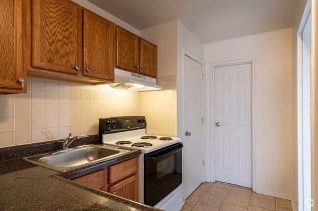 1HAB, 1BA - 657 ft² - Parsippany Gardens