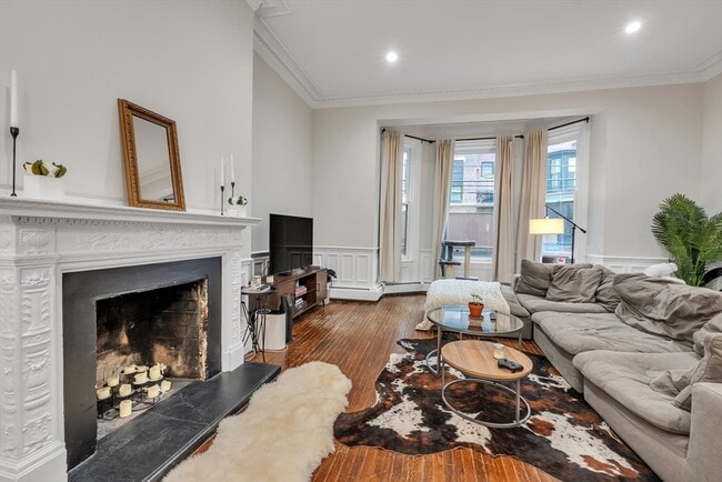 Building Photo - 103 Beacon St Unit 2 Rental