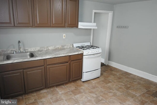 Photo - 205 Jones Ave