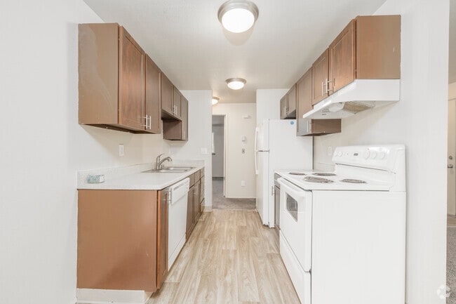 2BR, 1BA - 838SF - Kitchen