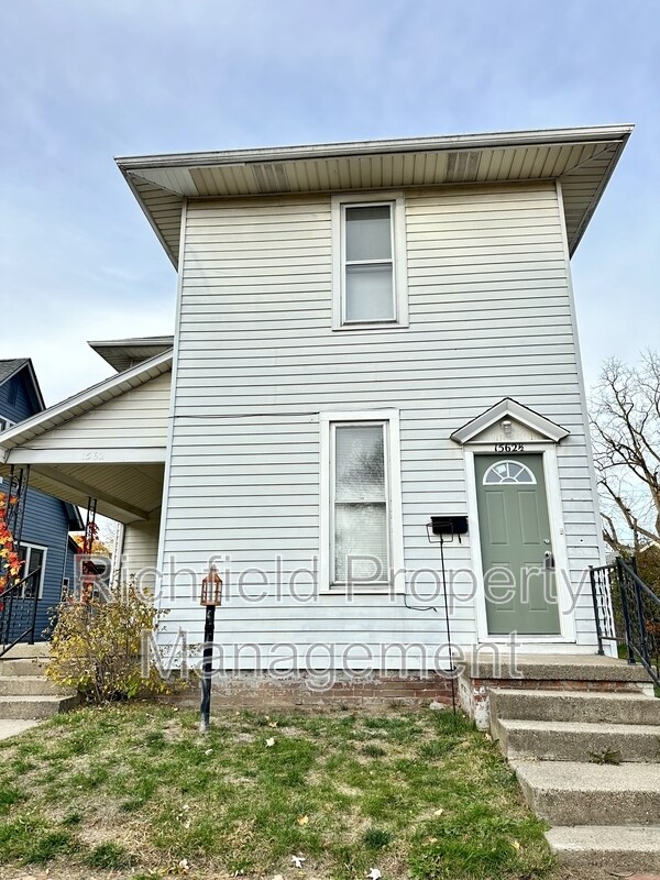 1562 Clinton St