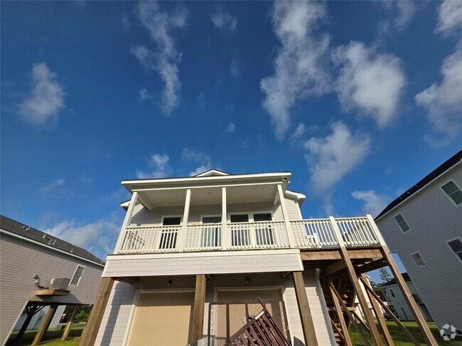 Building Photo - 6218 White Oak Dr Rental