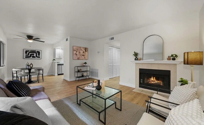 Building Photo - Remodeled and Spacious Normal Heights Gem!... Rental