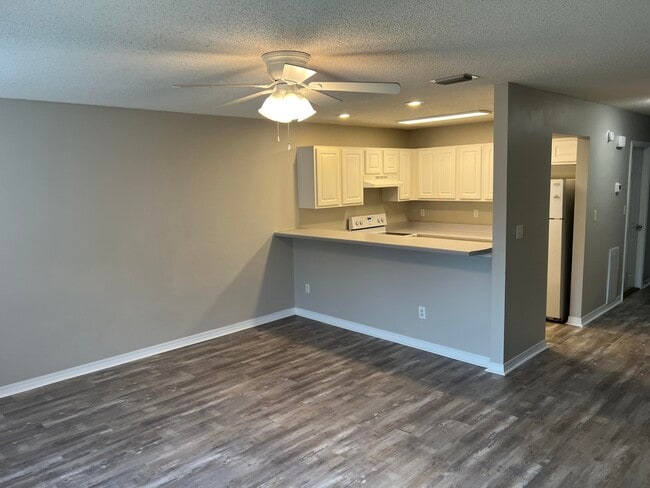 Photo - 2263 Whitman Ln