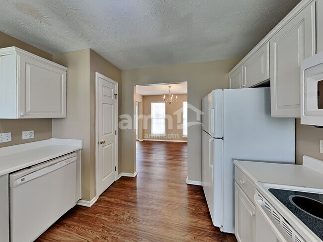 Photo - 911 Balsam Wood Ln