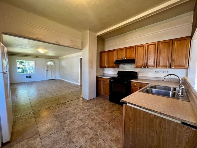 Photo - Non-Refundable & Security Deposit Total: $2500.00