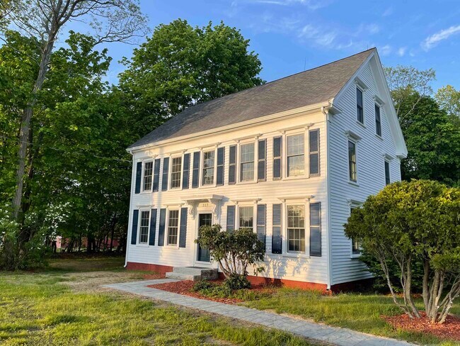 Photo - 317 Nimble Hill Rd House