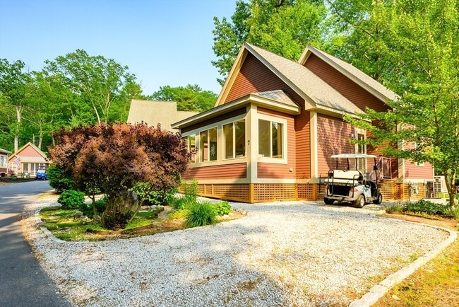 Building Photo - 7 White Pine Knoll Unit 7
