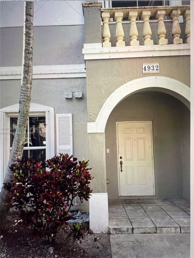 Photo - 4932 SW 140th Terrace