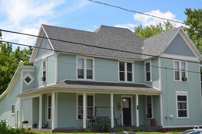 Building Photo - 18 Main St Rental