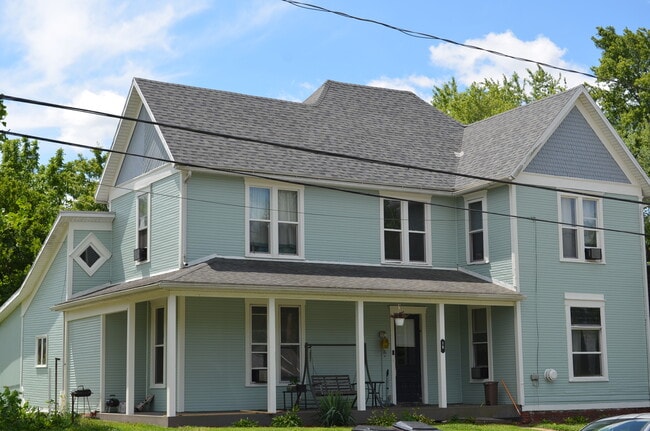 Building Photo - 18 Main St Rental