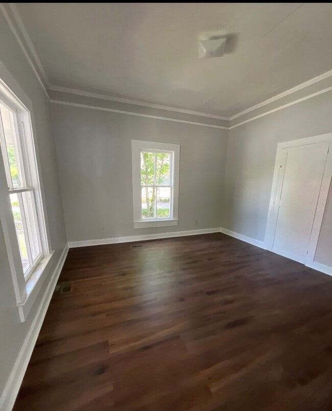 Photo - 115 W Marion St