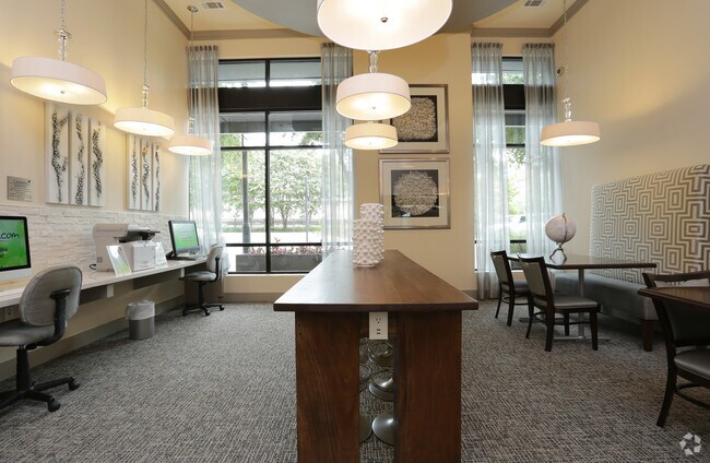 Photo - Camden Victory Park Apartamentos