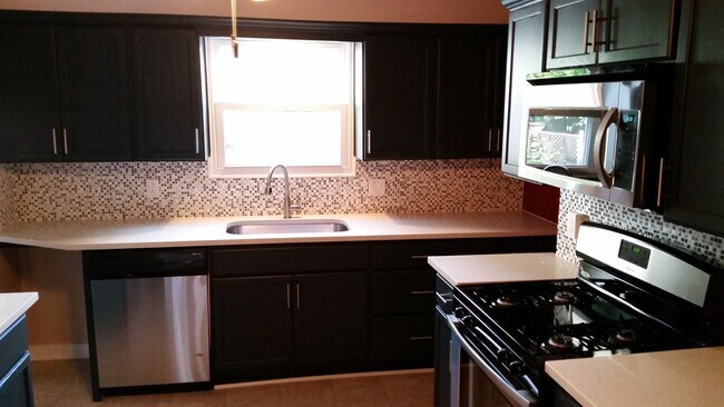 Photo - Modern 2 Bed/1 Bath row house with off-str...