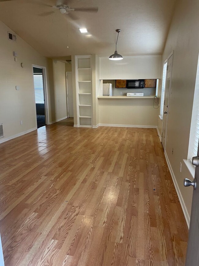 Photo - AUGUST PRE-LEASE!  Great 3 bedroom 2 Bathr...