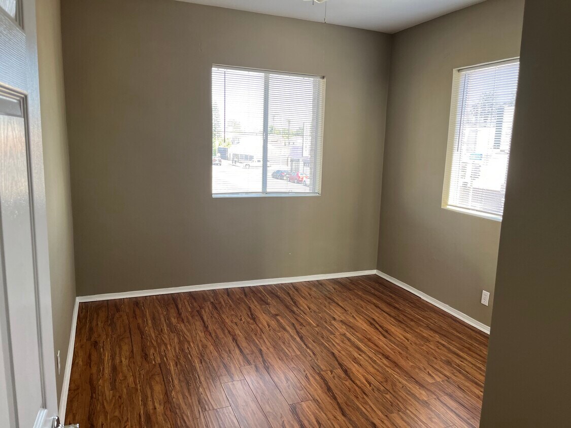 Photo - 4801 S Normandie Ave (Los Angeles, CA)