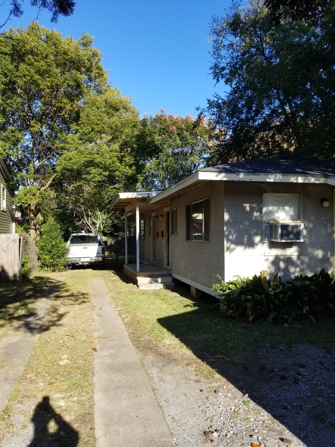 Photo - 214 St Thomas St