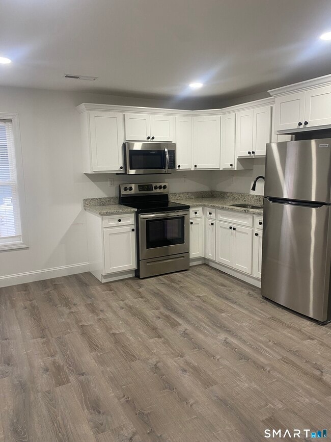 Photo - 13 Railroad Ave