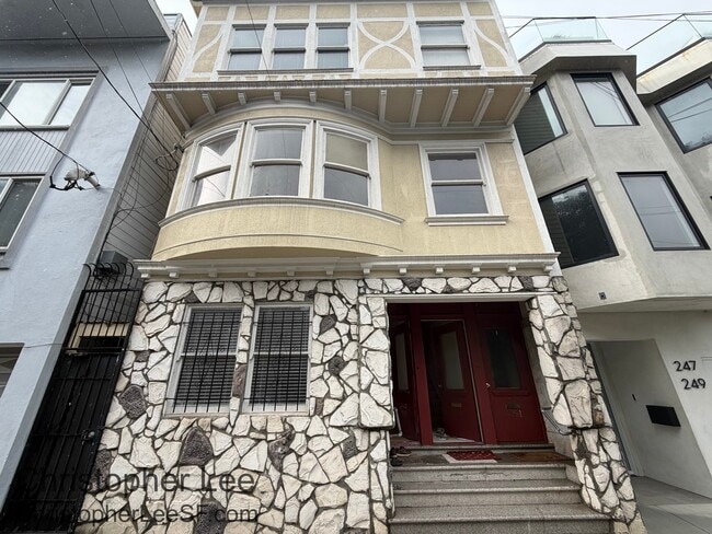 Building Photo - 255 14th Ave Unit 1