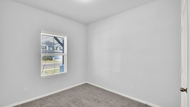 Photo - 113 Greenthread Dr