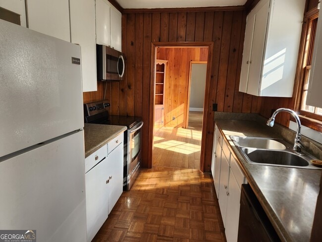 Photo - 111 Charlton St NW