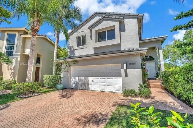 Building Photo - 16601 Sapphire Manor
