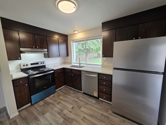 Photo - Kent East Hill - 3 bedroom 1.5 bath tri-level home - newly remodeled. Available NOW!