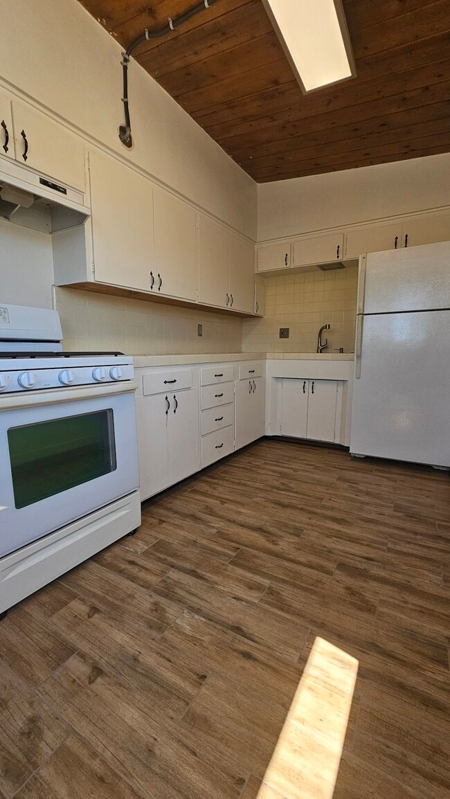 Building Photo - 4763 Brighton Ave Rental