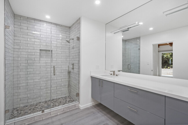 Bathroom 1 - 31259 Bailard Rd House