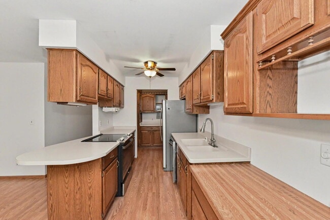 Photo - "Charming 2-Bed Condo Retreat: Comfort & Convenience in Brown Deer!" Unit 101