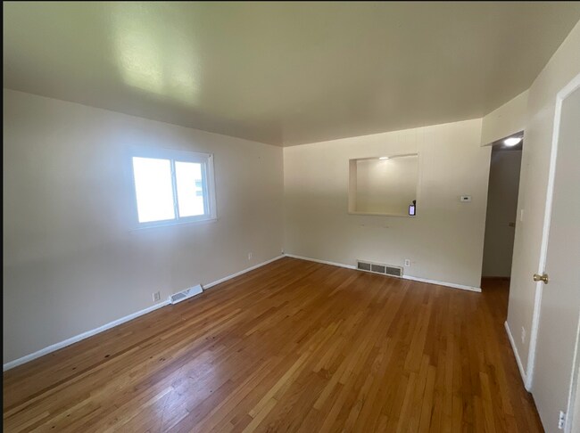 6408 N 58th St Unidad 6410 N 58th St