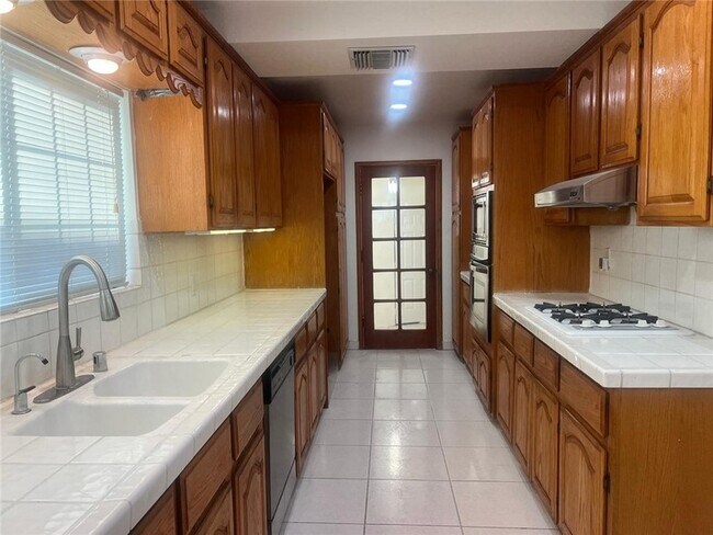 Photo - 2058 Wheeler Dr