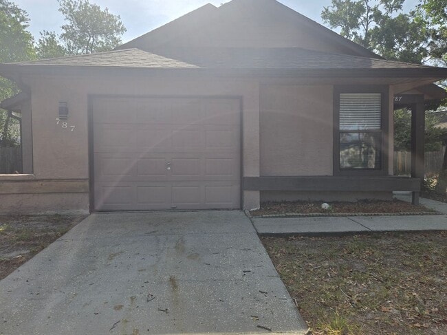 Photo - 787 Arthurs Ct