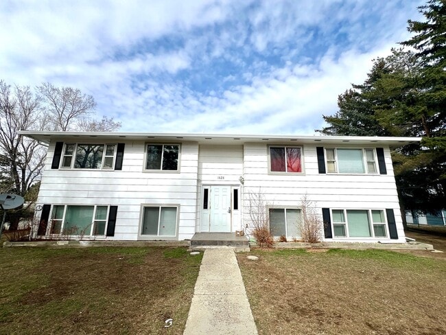 Building Photo - 1828 Waukesha Ave Unit 4